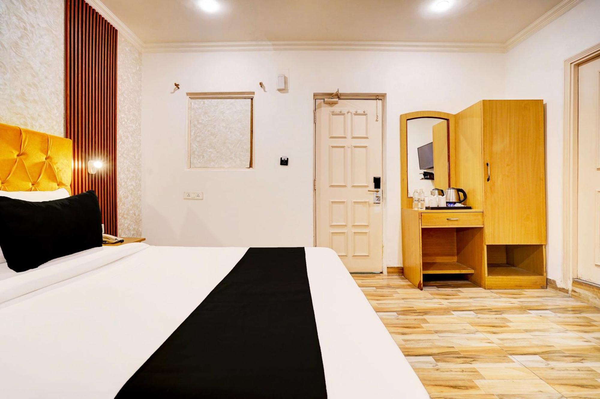 Super Townhouse Jageer Palace Near Mayapuri Chowk New Delhi Exterior photo